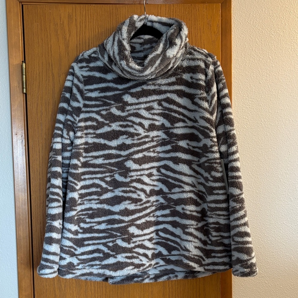 NWT Zella Cozy Fleece Sweatshirt
